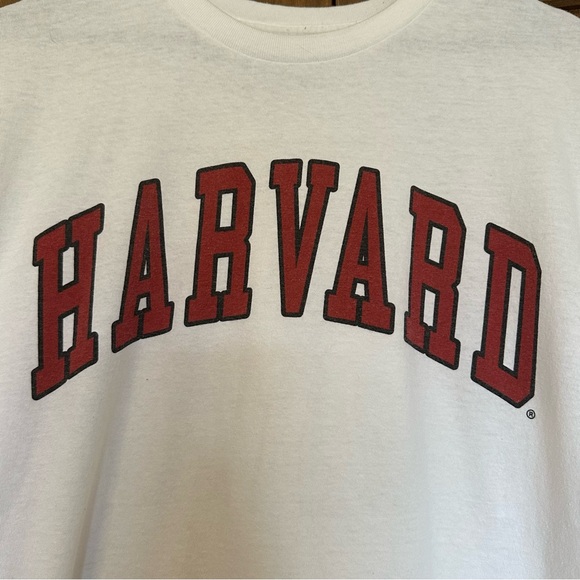Harvard T-Shirt - Picture 2 of 4